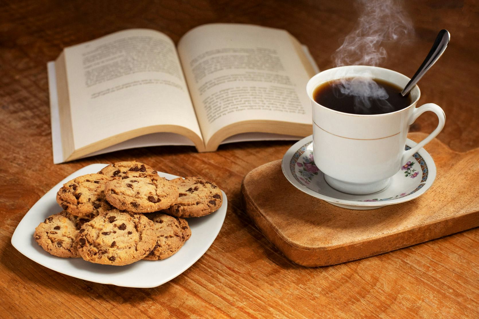 galletas, café y libro